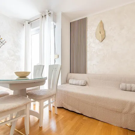 Downtown Silvana With Free Parking Appartement Makarska